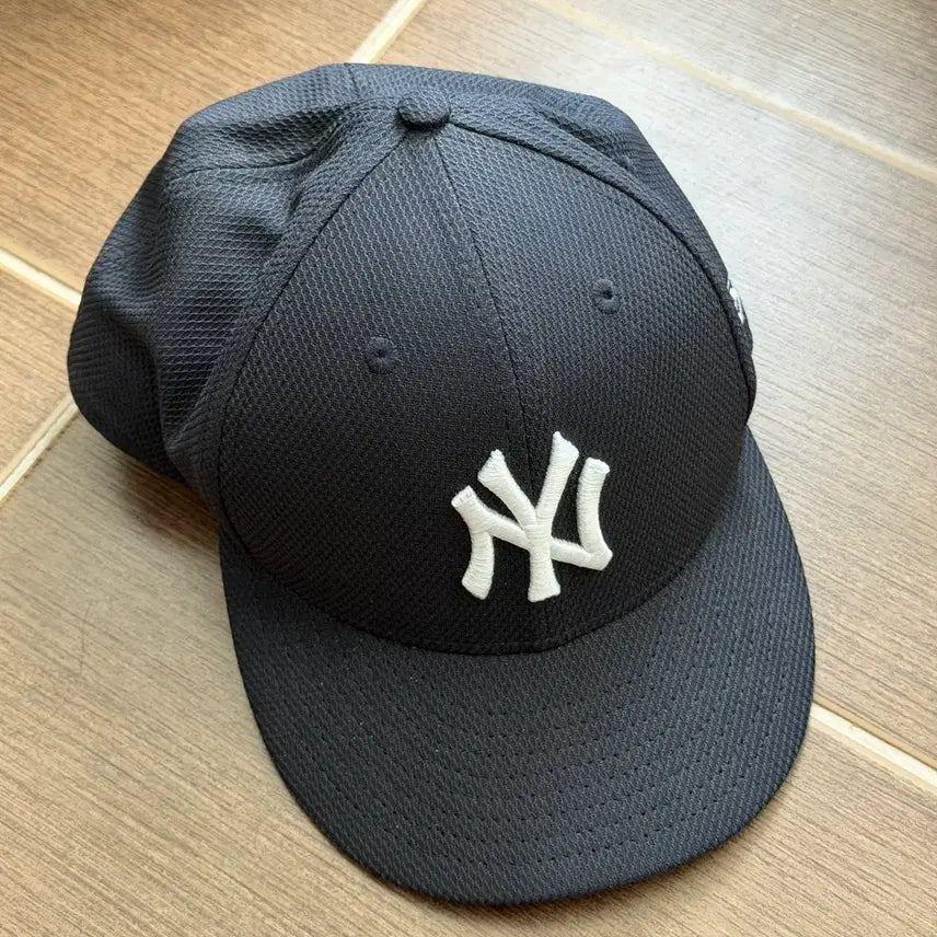 [BUNJANG] New Era New York Yankees Diamond Era Fitted Cap Navy (60.6cm) / 뉴에라 뉴욕양키스 다이아몬드에라 피티드 캡 네이비 (60.6)