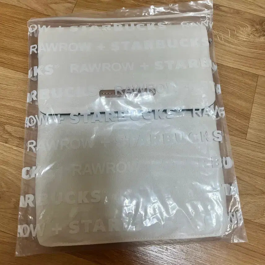 [BUNJANG] Starbucks RAWROW Collaboration Travel Pouch / 스타벅스 RAWROW 로우로우 가방 백