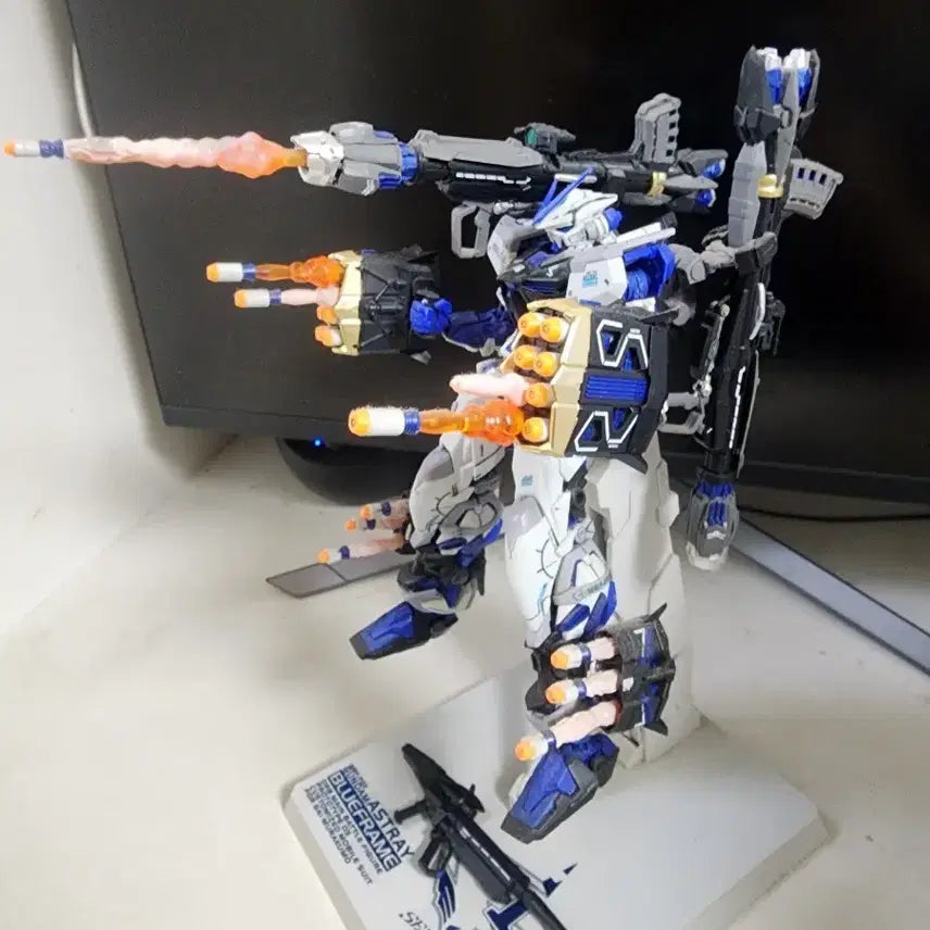 [BUNJANG] Daban 8810 Astray Blue Frame Full Weapon / 다반8810 건담 아스트레이 블루 프레임 풀 웨폰