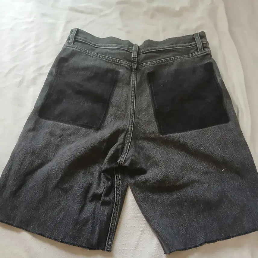 [BUNJANG] COS Dark Grey Relaxed Wide Fit Denim Shorts Size 30 / 코스(COS) 다크 그레이 데님 반바지
