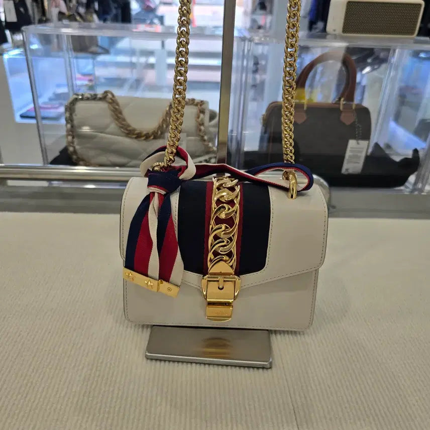 [BUNJANG] Gucci Sylvie Mini Chain Bag White Leather / [중고/정품] 구찌 실비 미니 체인백