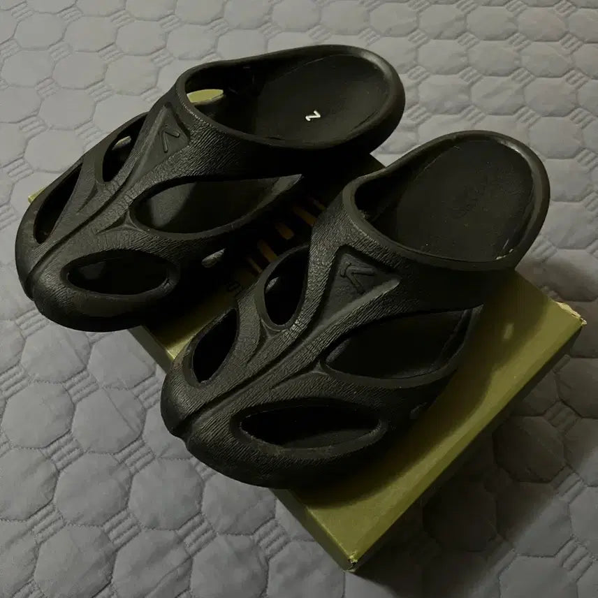 [BUNJANG] Kith Shanti Black Sneakers / (260) 킨 샨티 블랙