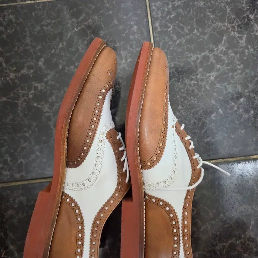 [BUNJANG] Church's Custom Grade Brogue Spectator Shoes Brown/Ivory Two-Tone Premium Leather / 180만원대 처치스 프리미엄 구두 거의 새거