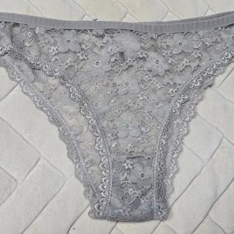 [BUNJANG] Low-Rise Rhinestone Lace T-Panty - Used / 휴가할인^^  로우라이즈 라인스톤 레이스 T팬티 - 중고