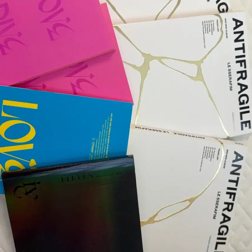 [BUNJANG] IVE LOVE DIVE ELEVEN & LE SSERAFIM ANTIFRAGILE Album Bundle Set (Photocards Included) / 아이브,르세라핌 앨범(포카포함)