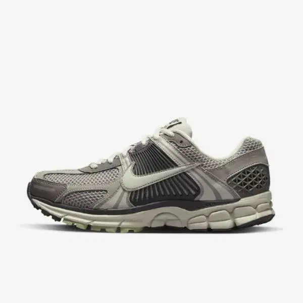 [BUNJANG] Nike Zoom Vomero 5 "Cobblestone" Running Shoes FB8825-001 / 나이키 줌 보메로 5 러닝화 FB8825 001 코블스톤