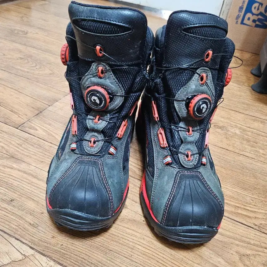 [BUNJANG] NEPA Waterproof Hiking Boots (260mm) / 네파 등산화 265-260