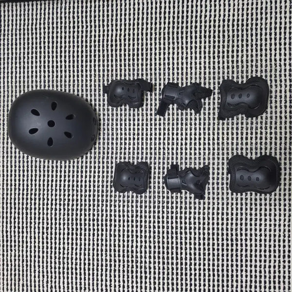 [BUNJANG] Kids' Helmet and Protective Gear Set / 아동용 헬멧 보호대 세트