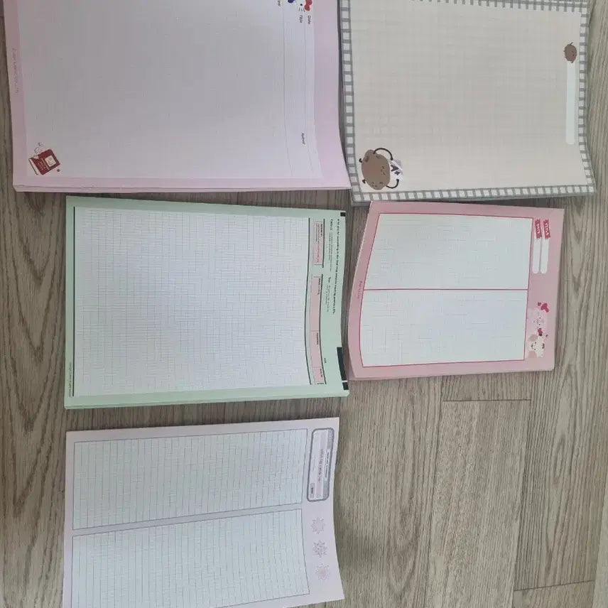 [BUNJANG] Character Grid/Lined Notebook Set (5 pcs) / 캐릭터 모눈/줄노트 세트 5개