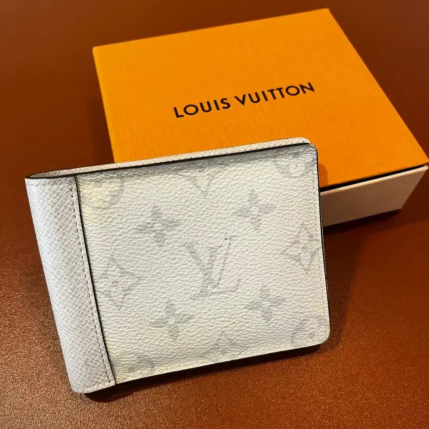 [BUNJANG] Louis Vuitton Multicolor White Bifold Wallet / (정품)루이비통 멀티플 화이트 반지갑