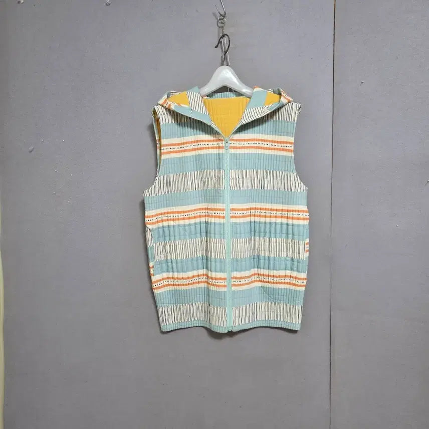 [BUNJANG] Pleats Style Lightweight Quilted Vest Jumper / 플리츠스타일 얇은누빔 조끼 점퍼 FF   n7609