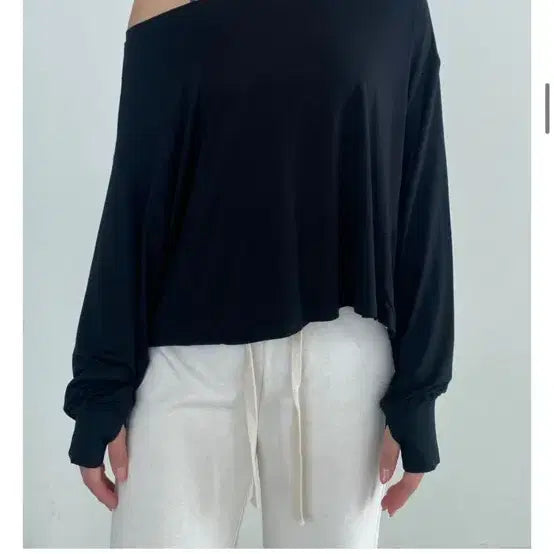 [BUNJANG] ISAIA CLOTHING Off-Shoulder Black Top / 이사야클로딩 오프숄더 블랙 탑