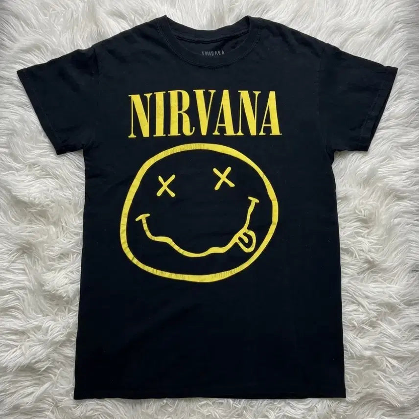 [BUNJANG] Nirvana Official Smiley T-Shirt / 너바나  오피셜 스마일리 반팔 티셔츠S