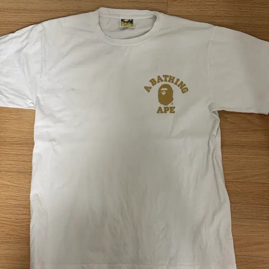 [BUNJANG] BAPE Apes Together Strong Camo Logo Short Sleeve T-Shirt White / 베이프(BAPE) 반팔 티셔츠 화이트 (Apes Together Strong 카모 로고)