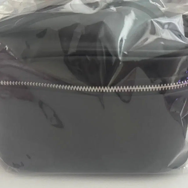 [BUNJANG] WAKEMAKE Hello Kitty Leather Pouch / 웨이크메이크 헬로키티 레더파우치 양도