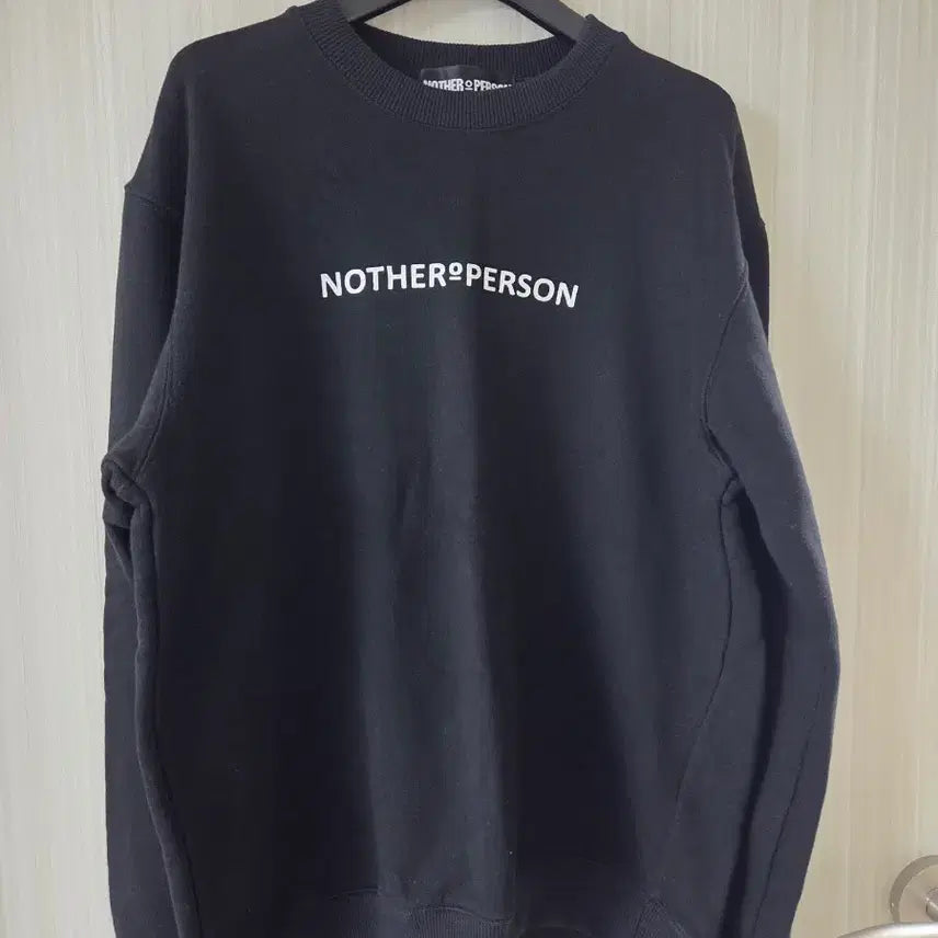 [BUNJANG] Nader Two Person 100% Cotton Sweatshirt Black / 면100 맨투맨 블랙 나더투퍼슨