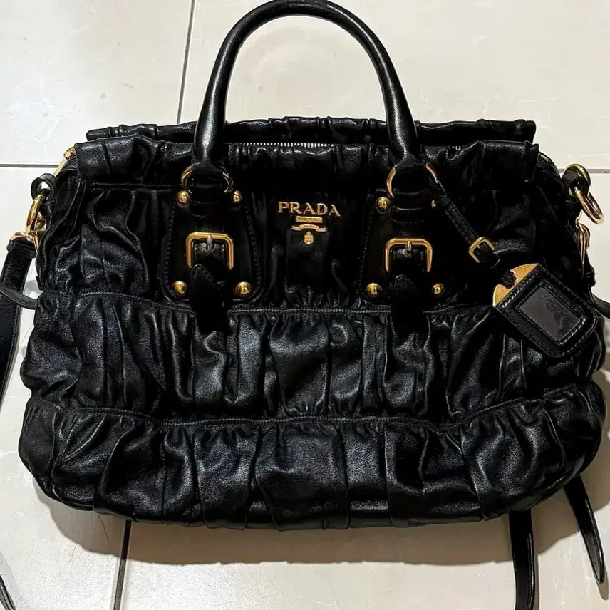 [BUNJANG] Prada Gauffre Shoulder Bag / 프라다 고프레 숄더백