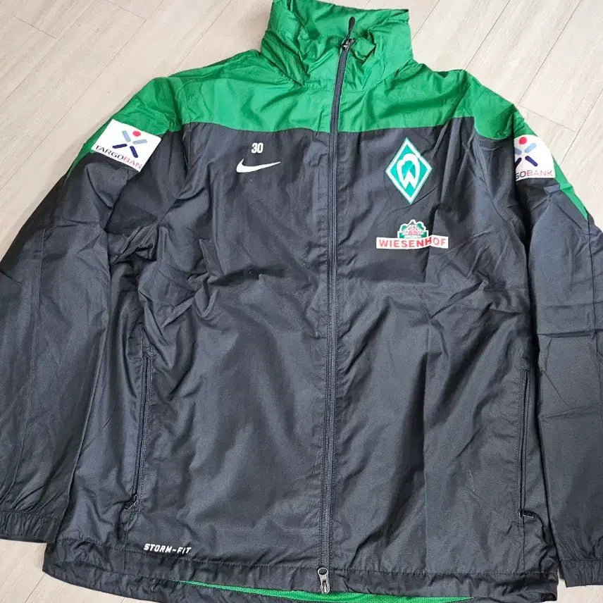 [BUNJANG] Werder Bremen Player Issued Rain Jacket L (105) / 베르더브레멘 지급용 레인자켓(L105)