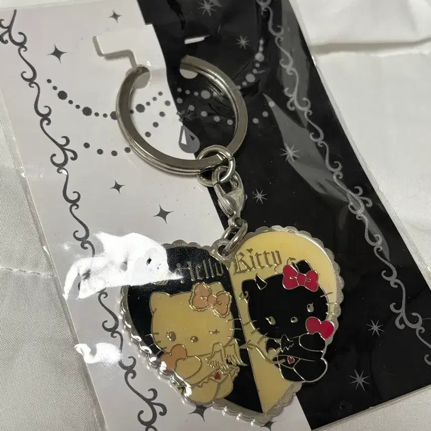 [BUNJANG] Classic Angel & Devil Kitty Keychain / 고전 천사악마 키티 키링