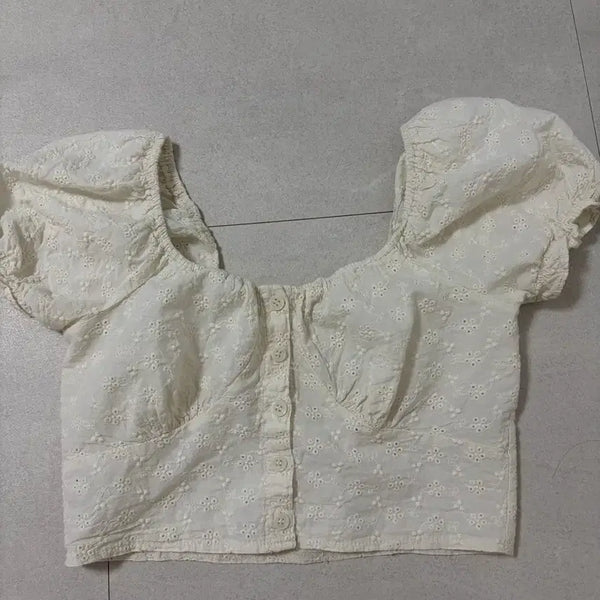 [BUNJANG] Lagirl Puff Cropped Blouse - Small Recommended / 라걸 퍼프 크롭 블라우스 스몰추천