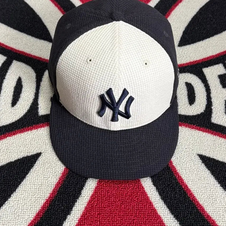 [BUNJANG] New York Yankees New Era 59FIFTY Fitted Thermal Hat / 뉴욕 양키즈 써멀 햇 7 5/8 뉴에라 59 피티드 화이트 네이비