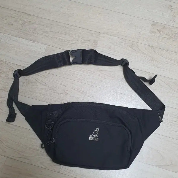 [BUNJANG] Kangol Authentic Waist Bag Crossbody Sling Bag / 캉골 정품 허리색 크로스백 가방 슬링백 완전좋아요