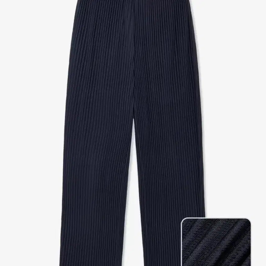 [BUNJANG] TNGT 2026 New Pleated Navy Pants M / [TNGT] 2026 신상 요요기 플리츠 네이비 팬츠 M