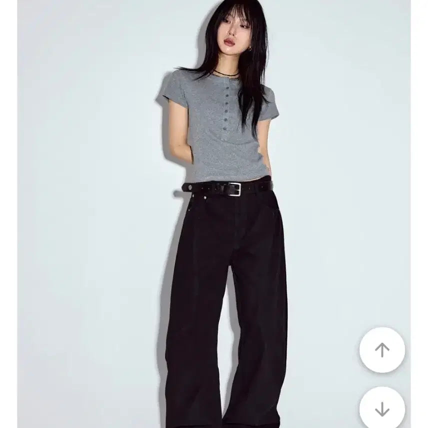 [BUNJANG] LOOFON Short Sleeve T-Shirt / 에이블리 LOOFON 반팔