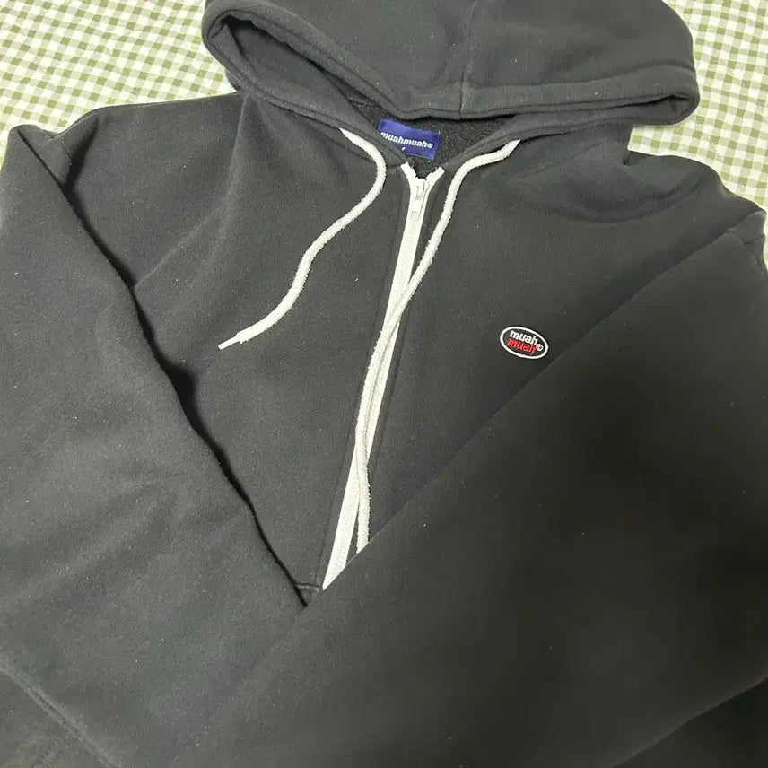 [BUNJANG] MUAHMUAH Black Hoodie Zip-up / 무아무아 블랙 후드집업