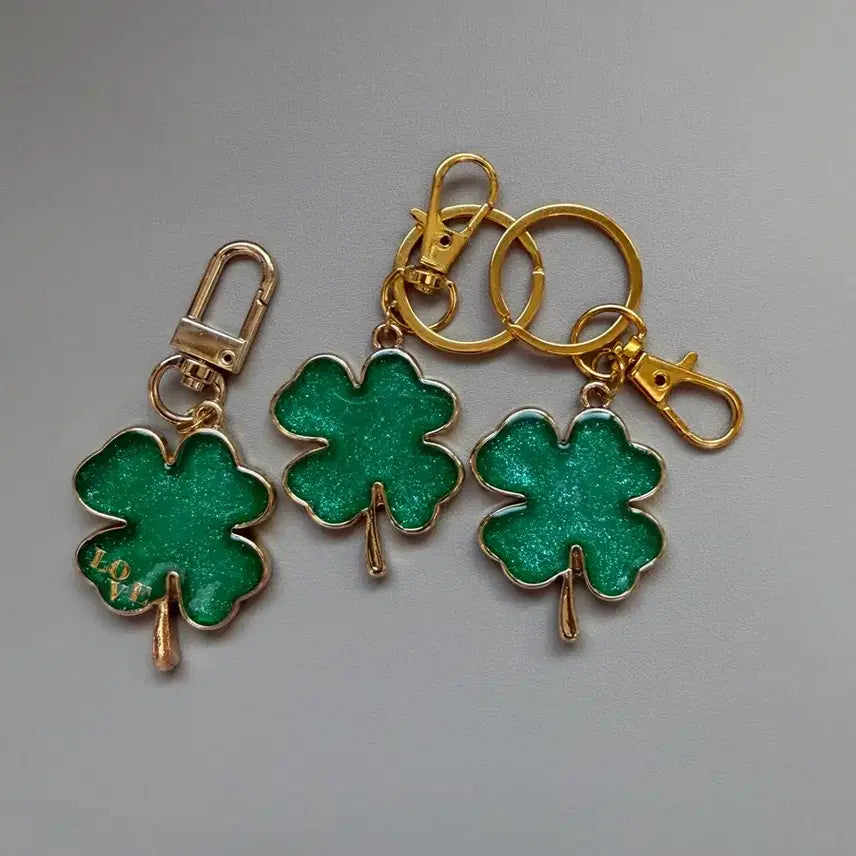 [BUNJANG] Handmade Four-Leaf Clover Charm Keychain / 핸드메이드 네잎클로버 키링