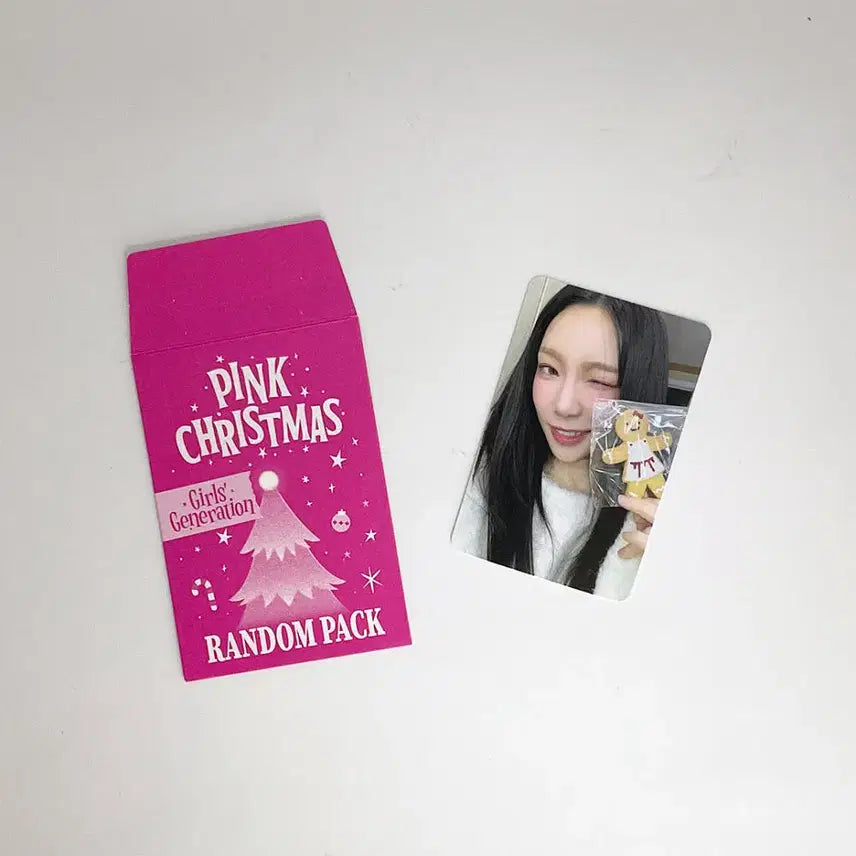 [BUNJANG] Girls' Generation Taeyeon 2023 Pink Christmas Photocard 1 / 소녀시대 태연 2023 핑크 크리스마스 포토카드 포카 1 Girls' Generation TAEYEON 2023 PINK CHRISTMAS PHOTOCARD 1