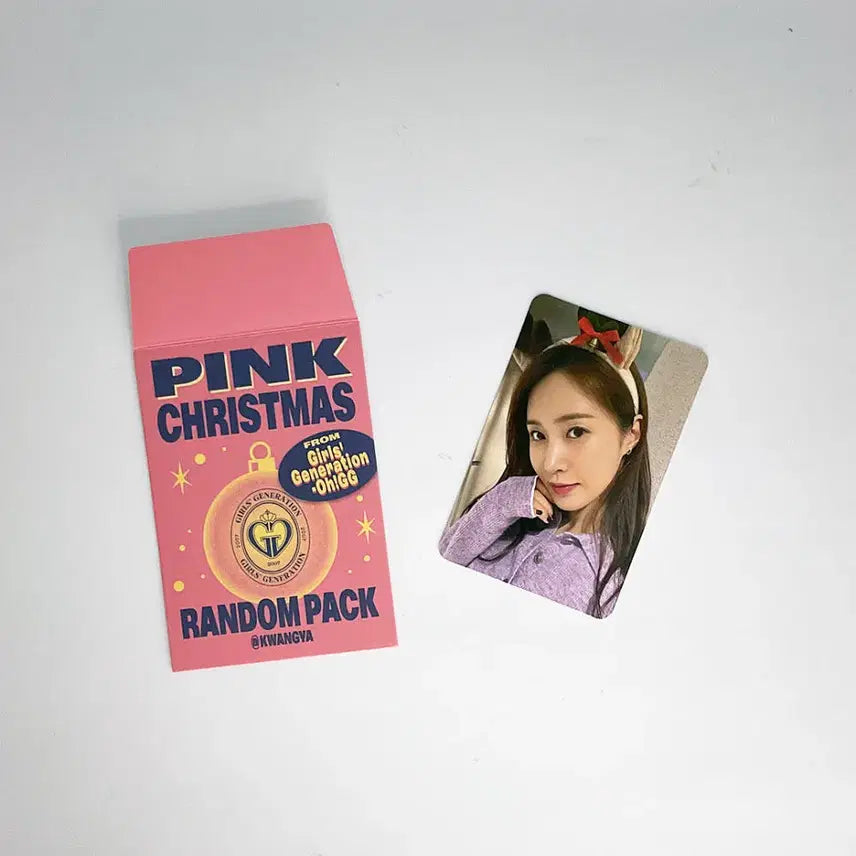 [BUNJANG] Girls' Generation SNSD Yuri 2022 Pink Christmas Photocard / 소녀시대 유리 2022 핑크 크리스마스 포토카드 포카 1 Girls' Generation SNSD YURI 2022 PINK CHRISTMAS PHOTOCARD 1