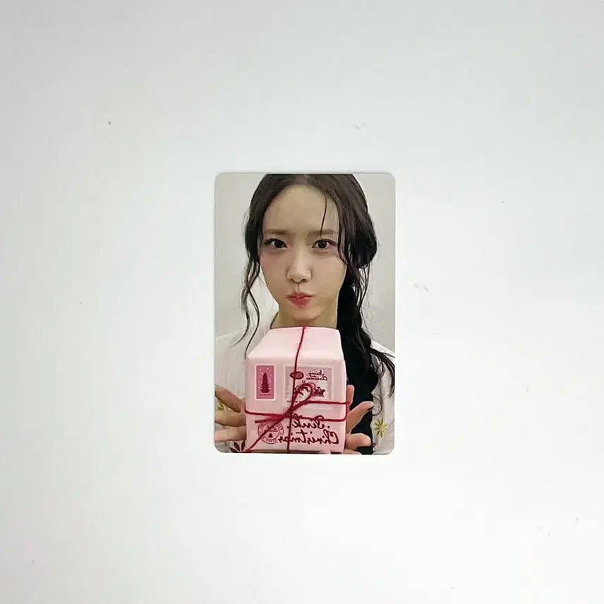[BUNJANG] Girls' Generation Yoona 2024 Pink Christmas Photocard / 소녀시대 윤아 2024 핑크 크리스마스 포토카드 포카1 GG YOONA 2024 PINK CHRISTMAS PHOTOCARD 1