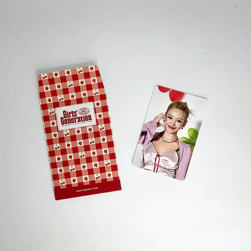 [BUNJANG] Girls' Generation Hyoyeon 2025 Season's Greetings Photocard A_4 / 소녀시대 효연 2025 시즌그리팅 포토카드 A_4 GIRLS' GENERATION HYOYEON 2025 SEASON'S GREETINGS PHOTOCARD A_4