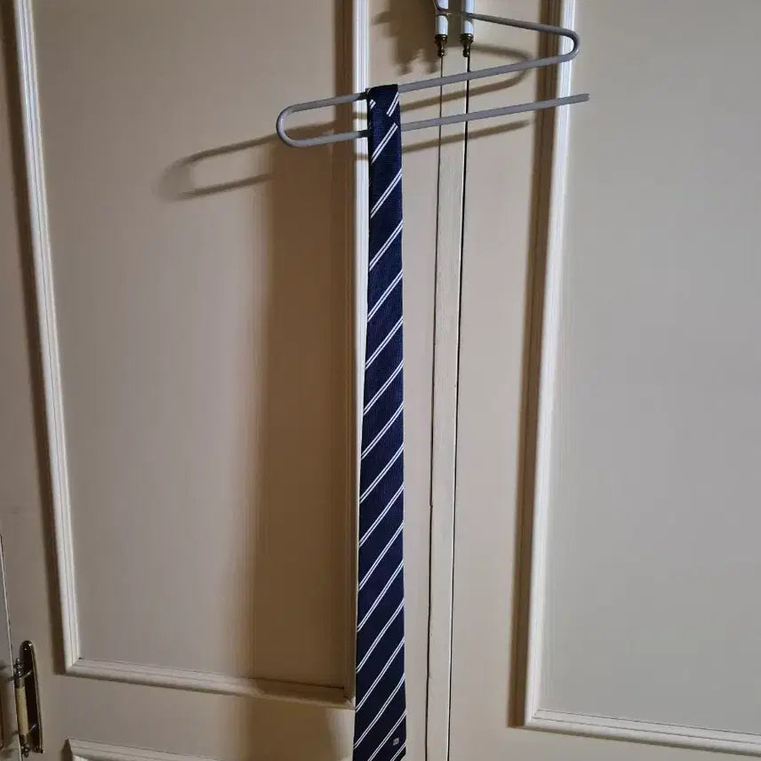 [BUNJANG] Louis Quatorze Necktie Navy / 루이까또즈넥타이