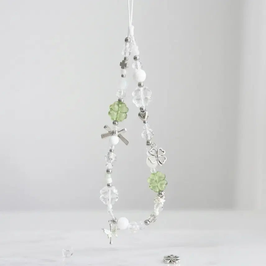 [BUNJANG] Handmade Clover Beaded Strap Charm Keychain / 새제품 비즈 스트랩 키링 네잎클로버