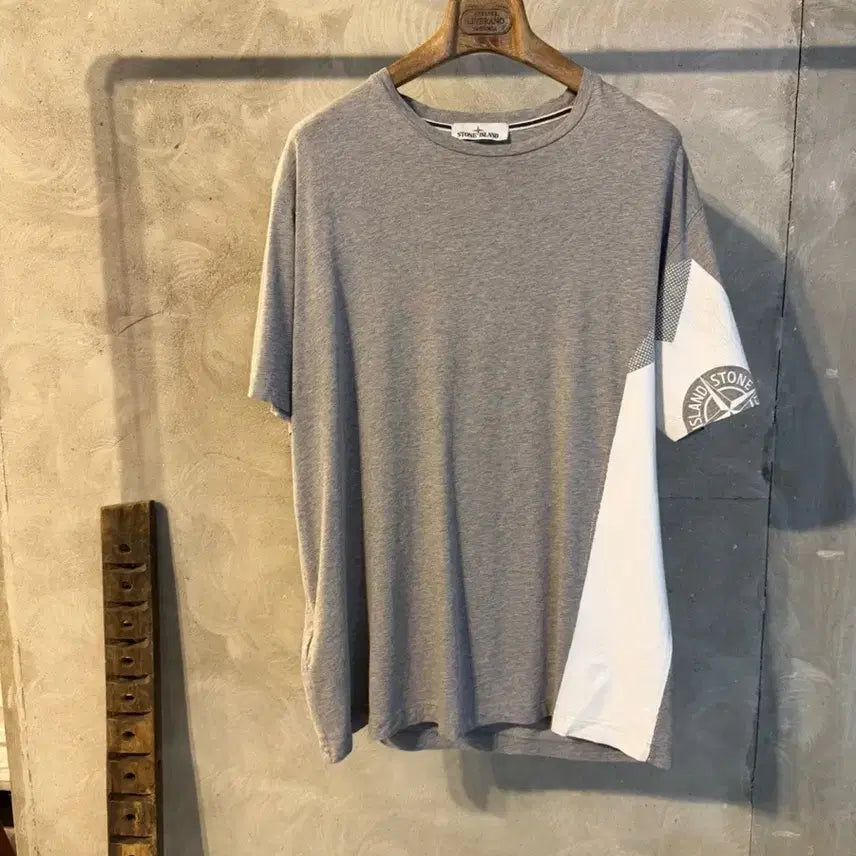 [BUNJANG] Stone Island Men's T-Shirt Size 105 / 스톤아일랜드 반팔티셔츠 남성105