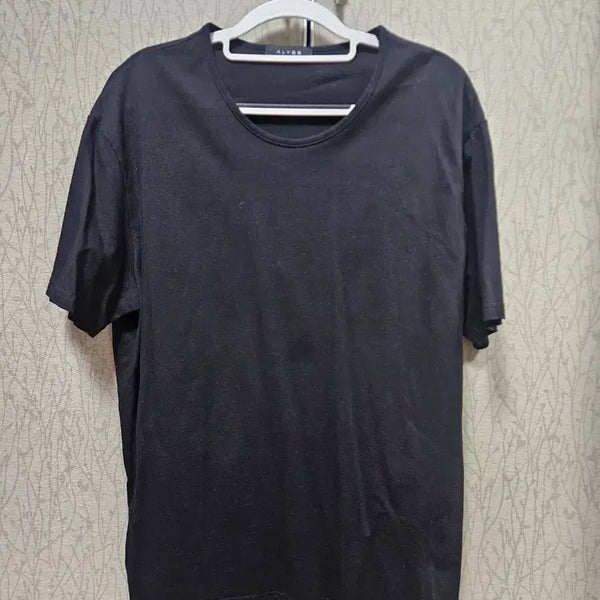 [BUNJANG] Alice U-Neck Cropped T-Shirt Size L / 알리스 u넥 크롭 티셔츠 L사이즈