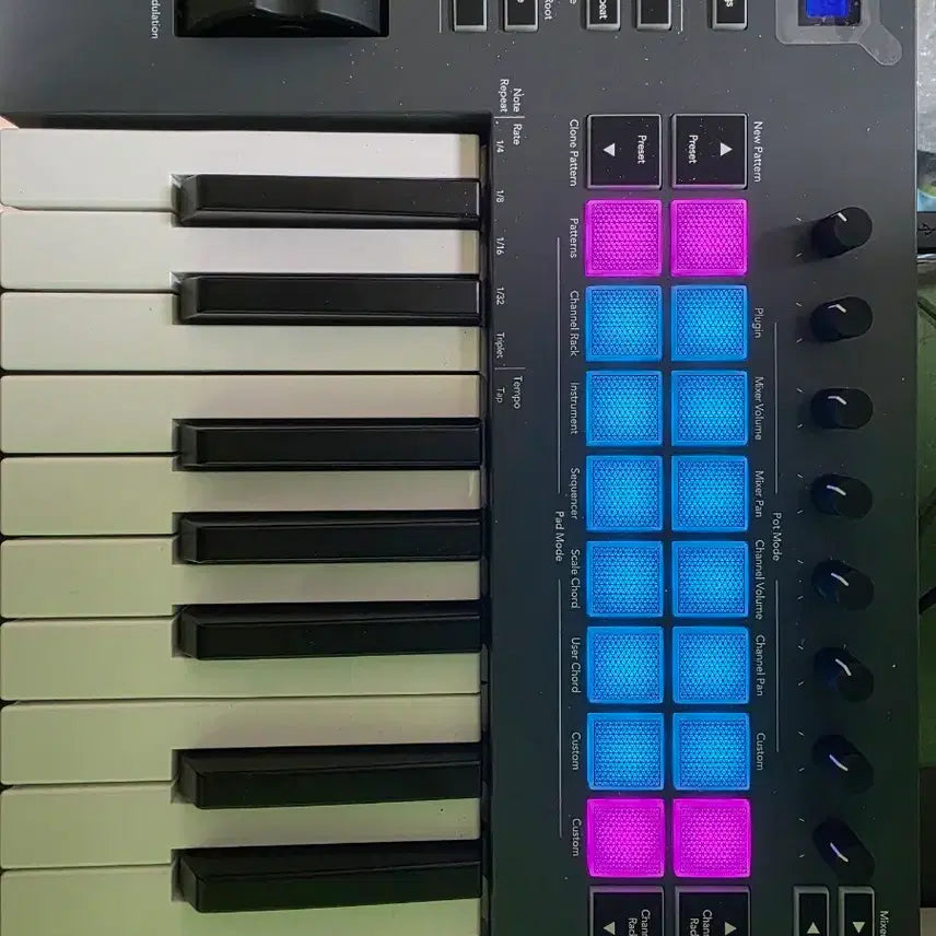 [BUNJANG] Novation FLkey 49 MIDI Keyboard Controller / [네고환영]49건반 미디키보드 노베이션 FLkey 49 판매합니다!