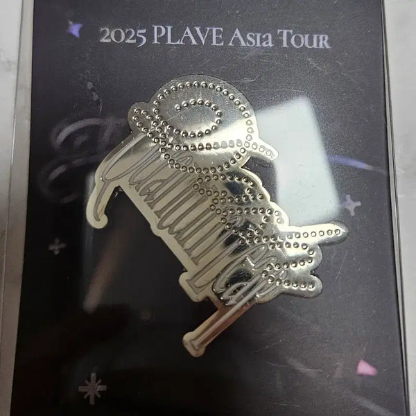 [BUNJANG] PLAVE 2025 Tour Metal Badge / 플레이브 2025 투어메탈뱃지 양도