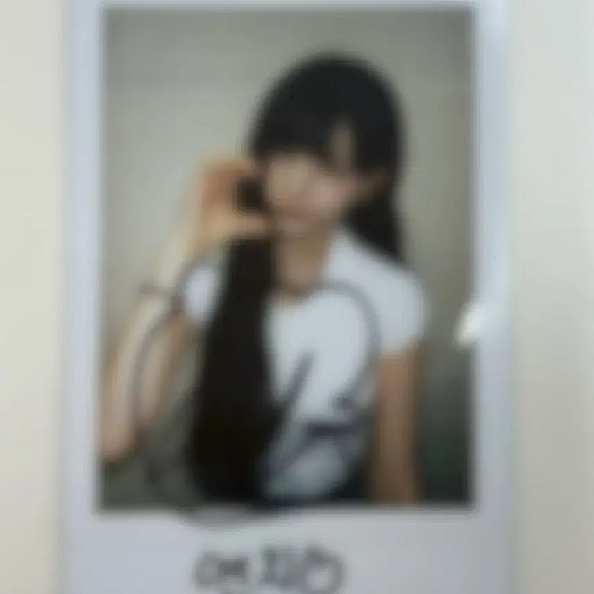 [BUNJANG] tripleS Kwak Yeonji Autographed Polaroid / 트리플에스 곽연지 싸인폴라