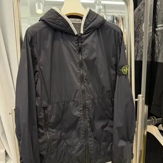 [BUNJANG] Stone Island Skin Touch Windbreaker 22ss M / 스톤아일랜드 스킨터치 바람막이 22ss M