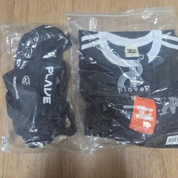 [BUNJANG] PLAVE Lightstick Bag Ringer T-Shirt M (Sealed) / 플레이브 응원봉 가방 링거티 M 미개봉