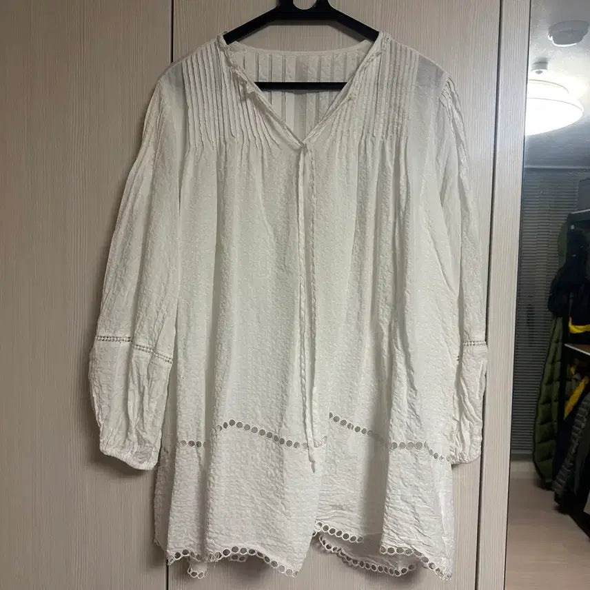 [BUNJANG] Fresh Label Punching Blouse Dress / 프레쉬라벨 펀칭 블라우스 원피스