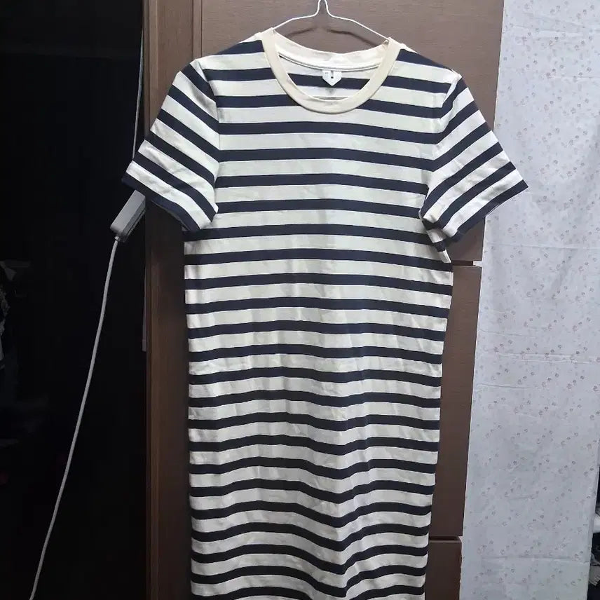 [BUNJANG] Striped Short-Sleeve Midi Dress (XS) / 줄무늬 반팔 원피스(XS)