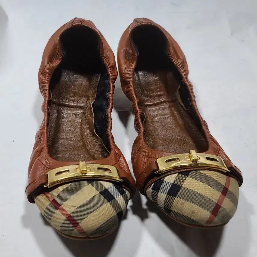 [BUNJANG] Burberry Women's Flats Size 38 1/2 (255) / 버버리 여성구두, 단화  38 1/2사이즈(255)