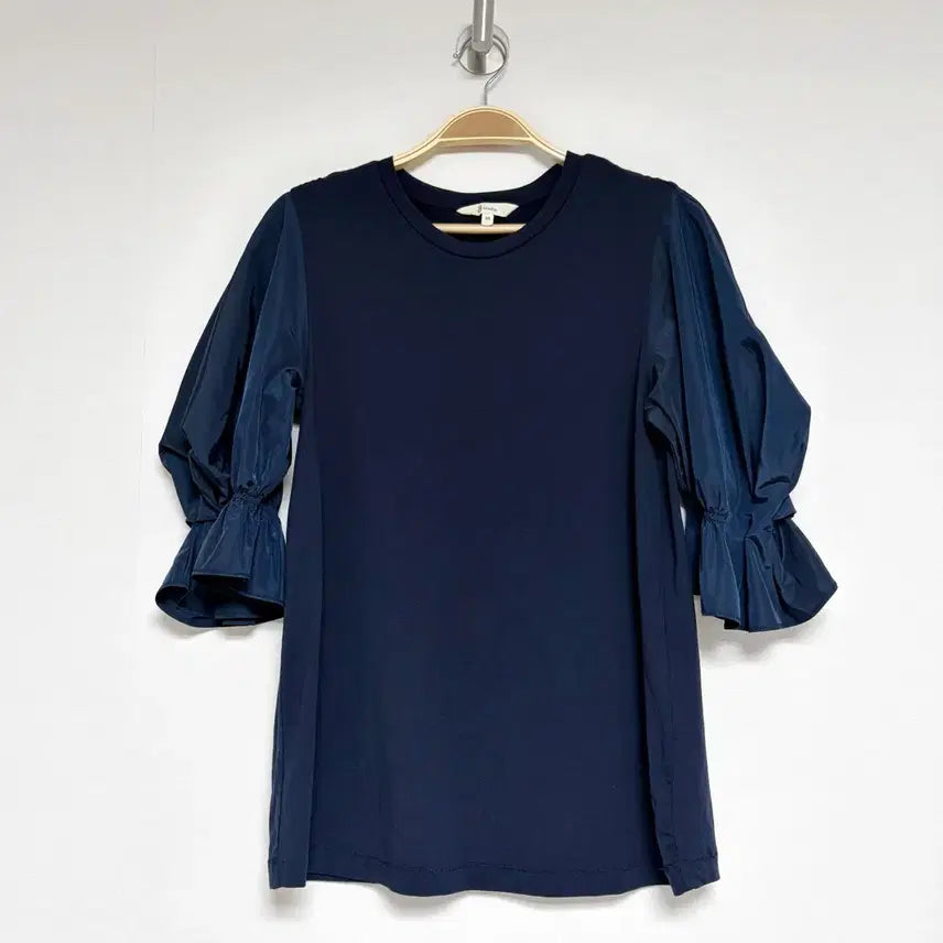 [BUNJANG] G.studio Navy Colorblock Puff Sleeve Blouse/T-Shirt / G.studio 네이비 퍼프소매 배색 블라우스/티셔츠