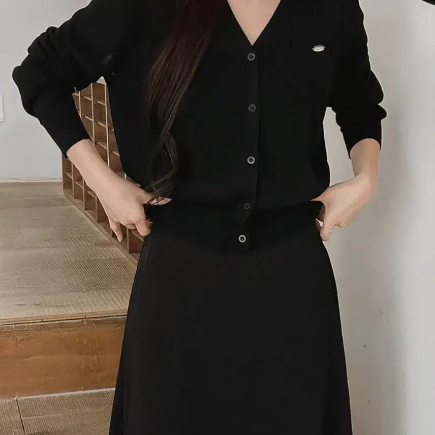 [BUNJANG] RIRINCO Soft Fit V-Neck Cardigan L - New with Tags / 리리앤코 여리여리핏 살안타템 브이넥 가디건L / 택달린 새상품