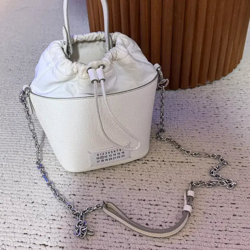 [BUNJANG] Maison Margiela 5AC Bucket Bag White / 메종 마르지엘라 5AC 버킷백 화이트
