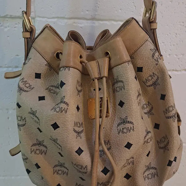 [BUNJANG] MCM Bokjumeoni Shoulder Bag Beige / 정품)MCM 엠씨엠 복주머니 숄더백 베이지